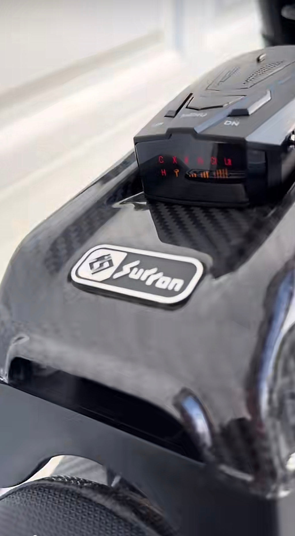 BATTERY POWERED RADAR DETECTOR