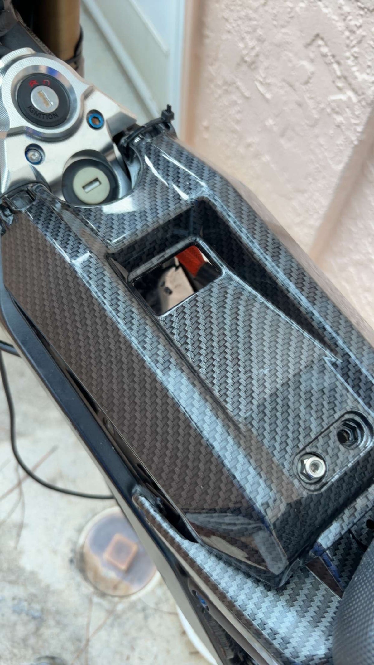 SURRON LIGHT BEE X CARBON BATTERY LID