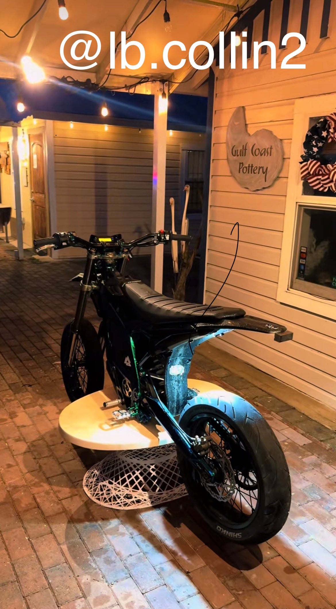 BATTERY POWERED ROCKLIGHT