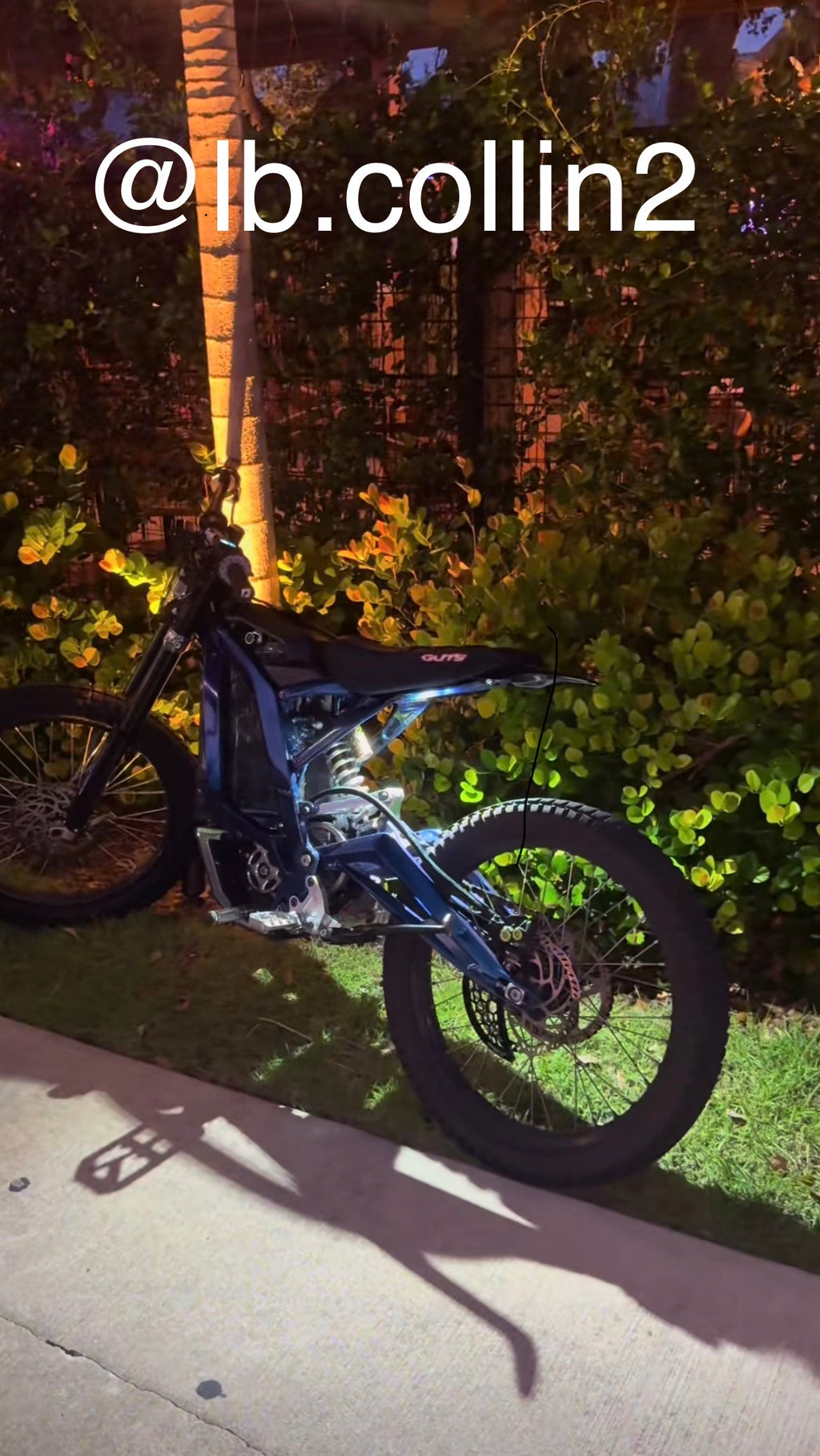 BATTERY POWERED ROCKLIGHT