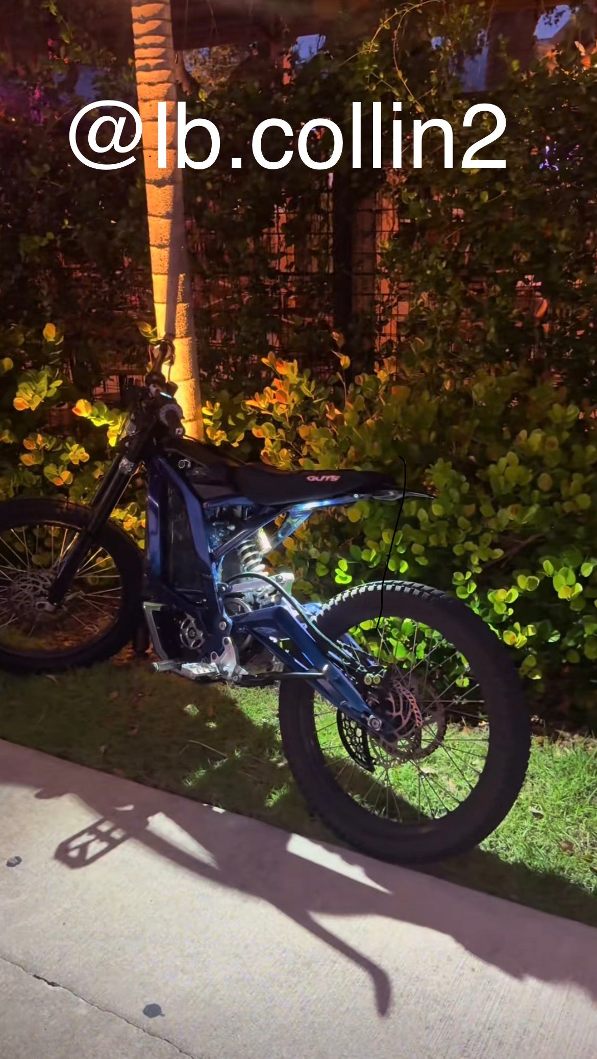 BATTERY POWERED ROCKLIGHT