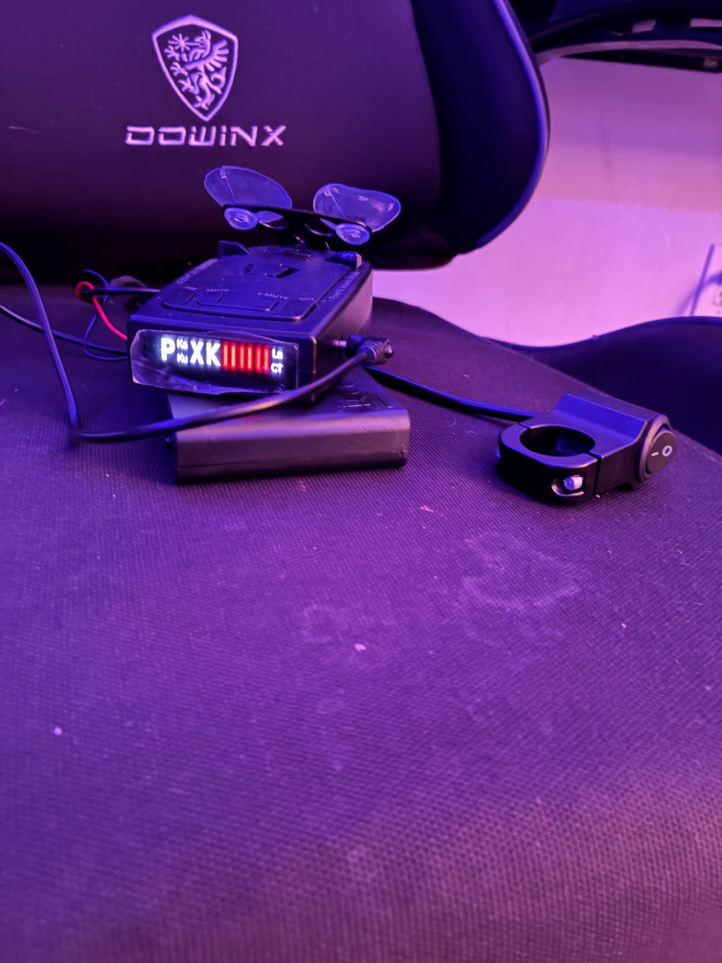 BATTERY POWERED RADAR DETECTOR